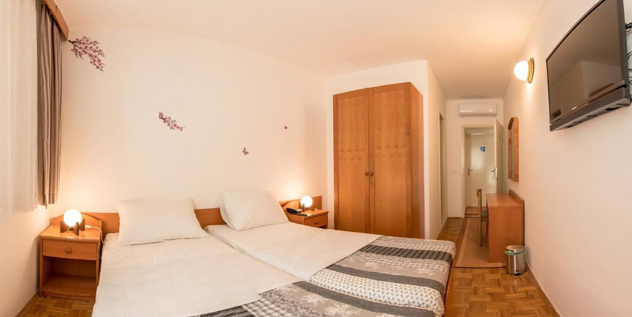 Hotel Barba Starigrad Paklenica Exteriér fotografie